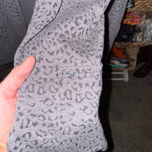 NWT obey blazer size 8/medium black and gray floral type pattern - Picture 3 of 4